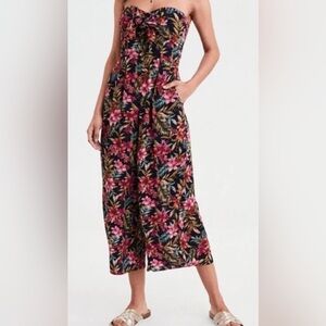 American Eagle| Floral Tropical Wide Leg Strapless Jumpsuit, Size XS•••
